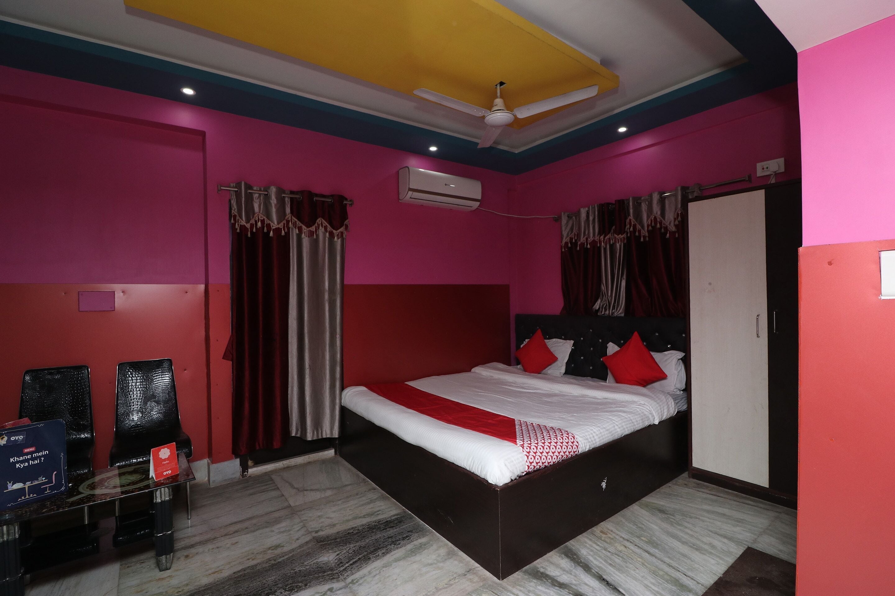 standard double room | bed sheets