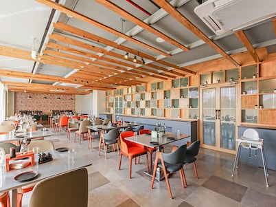 Capital O 23322 Hoysala Inn