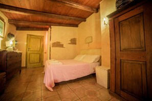 Individually decorated, individually furnished, laptop workspace - B&B Palazzo de Matteis (San Severo)