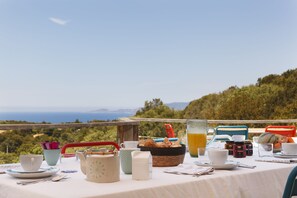 Petit déjeuner continental compris tous les jours