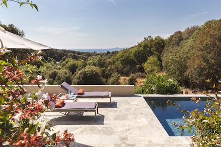 Seasonal outdoor pool. Le Ruone