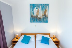 City Apartment, 1 Bedroom, Terrace, Sea View (A8)