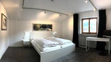 Ferienhaus (incl. 150€ cleaning fee) | Schreibtisch, Verdunkelungsvorhänge, Bügeleisen/Bügelbrett
