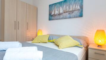 ๊ฐ๊ฐ ๋ค๋ฅด๊ฒ ๊ฐ๊ตฌ ๋น์น, ๋ค๋ฆฌ๋ฏธ/๋ค๋ฆฌ๋ฏธํ, ๋ฌด๋ฃ WiFi, ์นจ๋ ์ํธ