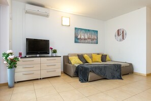 Flat-screen TV - Maru Apartments (Novalja)