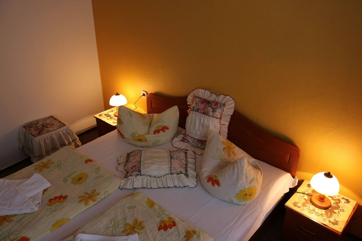 Standard Room, Multiple Beds, Non Smoking, Garden View