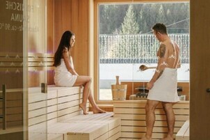 Sauna, steam room