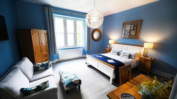 أغطية فراش متميزة وأسرّة بطبقة علوية مريحة وبديكورات فريدة لكل غرفة