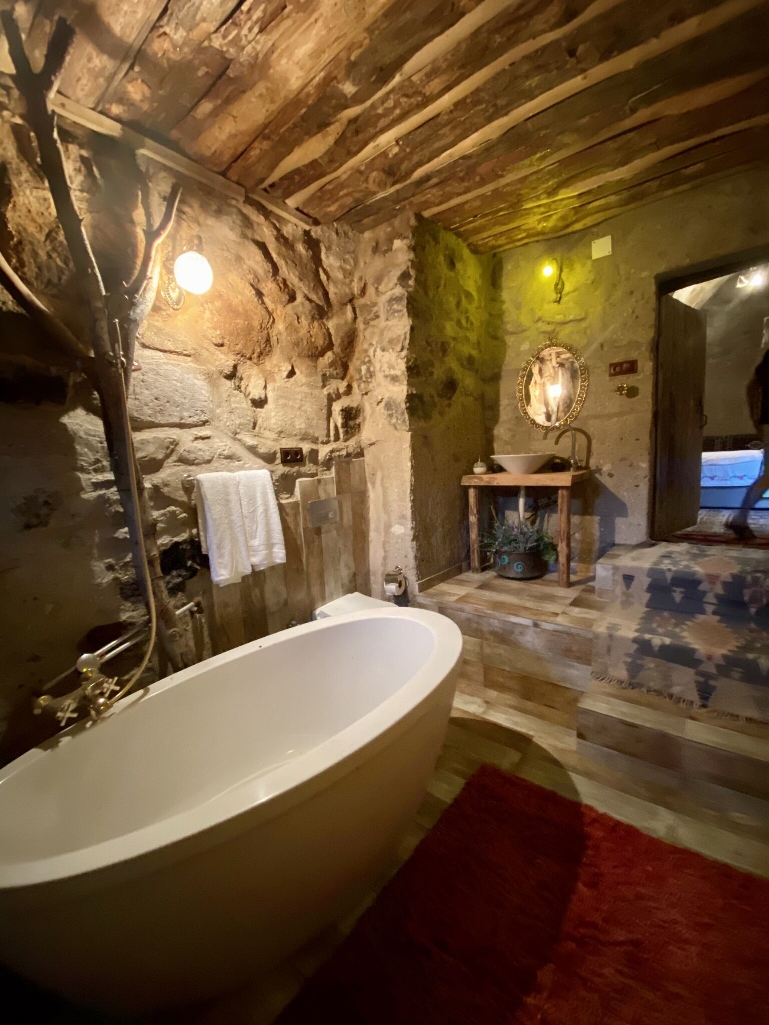 Superior Room | Bathroom | Bathtub, deep soaking tub, hair dryer, slippers