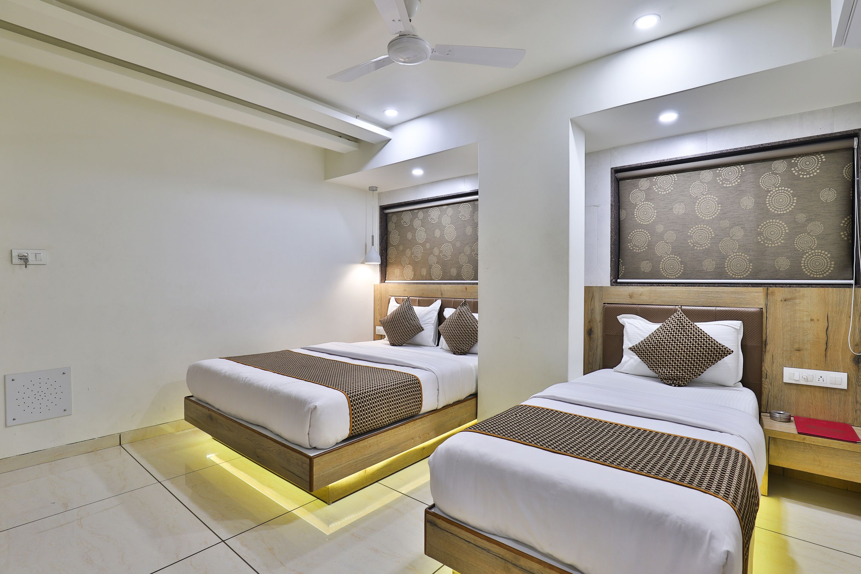 Super DeluxeTriple Room | 1 bedroom, individually decorated, individually furnished, desk