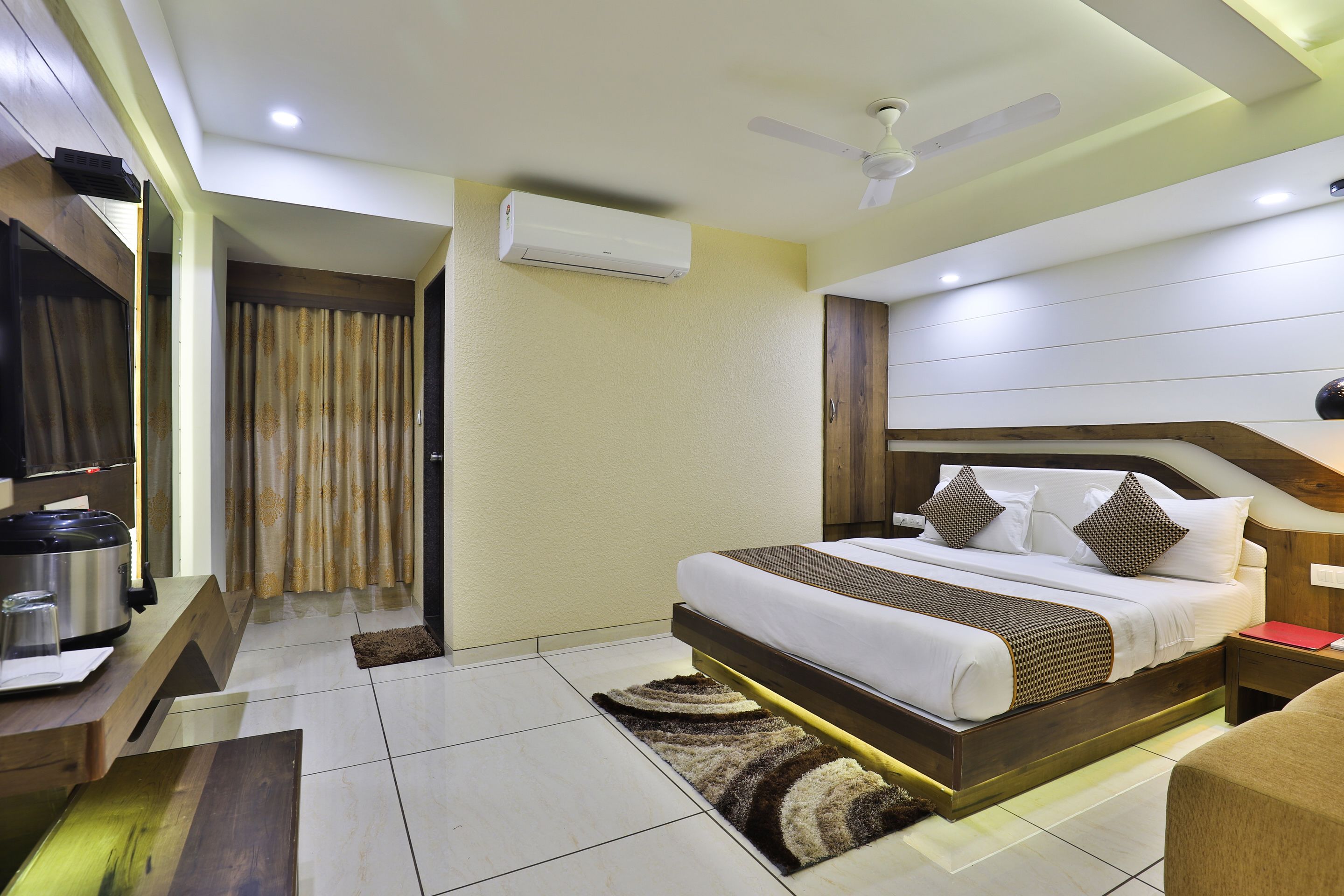 Deluxe Non Ac Room | 1 quarto, individualmente decorados, individualmente mobiliados