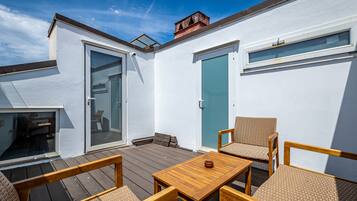 Apartment, 3 Bedrooms, City View | Terrace/patio