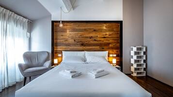 Apartment, 3 Bedrooms, City View | 3 bedrooms, individually decorated, individually furnished, desk