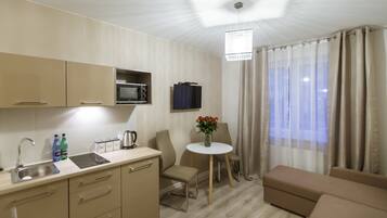 Deluxe Apartment (1) | Iron/ironing board, free WiFi, bed sheets