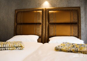 Individually furnished, free WiFi, bed sheets, wheelchair access