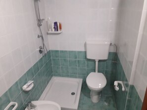 Appartamento, 1 camera da letto | Bagno | Doccia, soffione a pioggia, bidet