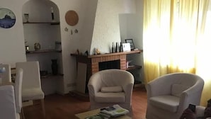 House, 5 Bedrooms | Living area | TV - Villa Gallo Antony (Patti)