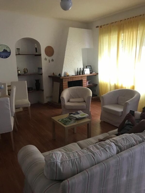 House, 5 Bedrooms | Living area | TV