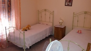 Apartment, 2 Schlafzimmer | 2 Schlafzimmer, individuell dekoriert, individuell eingerichtet