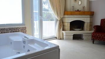 Double Room, Jetted Tub | Jetted bathtub
