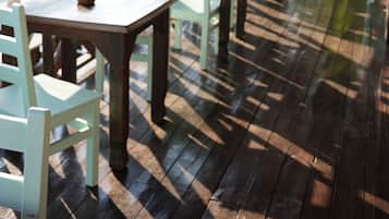 Frokost, lunsj og middag serveres, tyrkiske retter