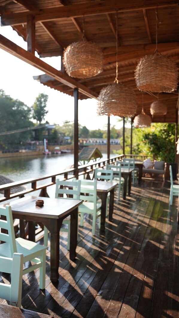 Breakfast, lunch, dinner served; Turkish cuisine  - Sweet Home River Hotel (Sile)