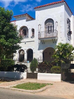 Voorkant van accommodatie