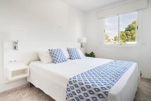 1 slaapkamer, luxe beddengoed, donsdekens, een kluis op de kamer