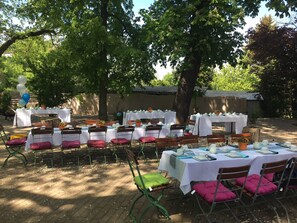 Outdoor dining