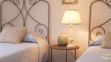 Appartement Deluxe, 1 chambre | 1 chambre, fer et planche à repasser, lit de bébé (supplément)
