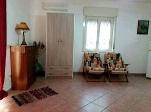 Studio | Living area