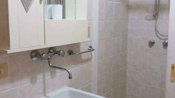 Studio | Badezimmer | Dusche, Regendusche