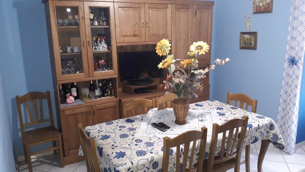 Apartment, 1 Schlafzimmer | Essbereich im Zimmer