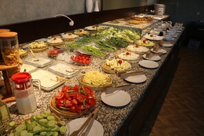 Ilmainen päivittäinen buffetaamiainen