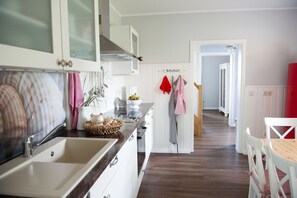 Ferienhaus (Melker) | Eigene Küche | Kühlschrank, Mikrowelle, Ofen, Herdplatte