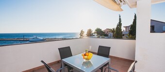 Apartments by the Sea Semy