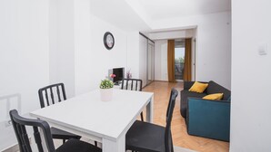 Leilighet – comfort, 2 soverom, terrasse, sjøutsikt (A2) | Oppholdsrom