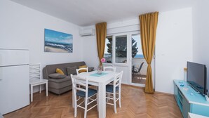 Leilighet, 2 soverom, terrasse, sjøutsikt (A4) | Oppholdsområde