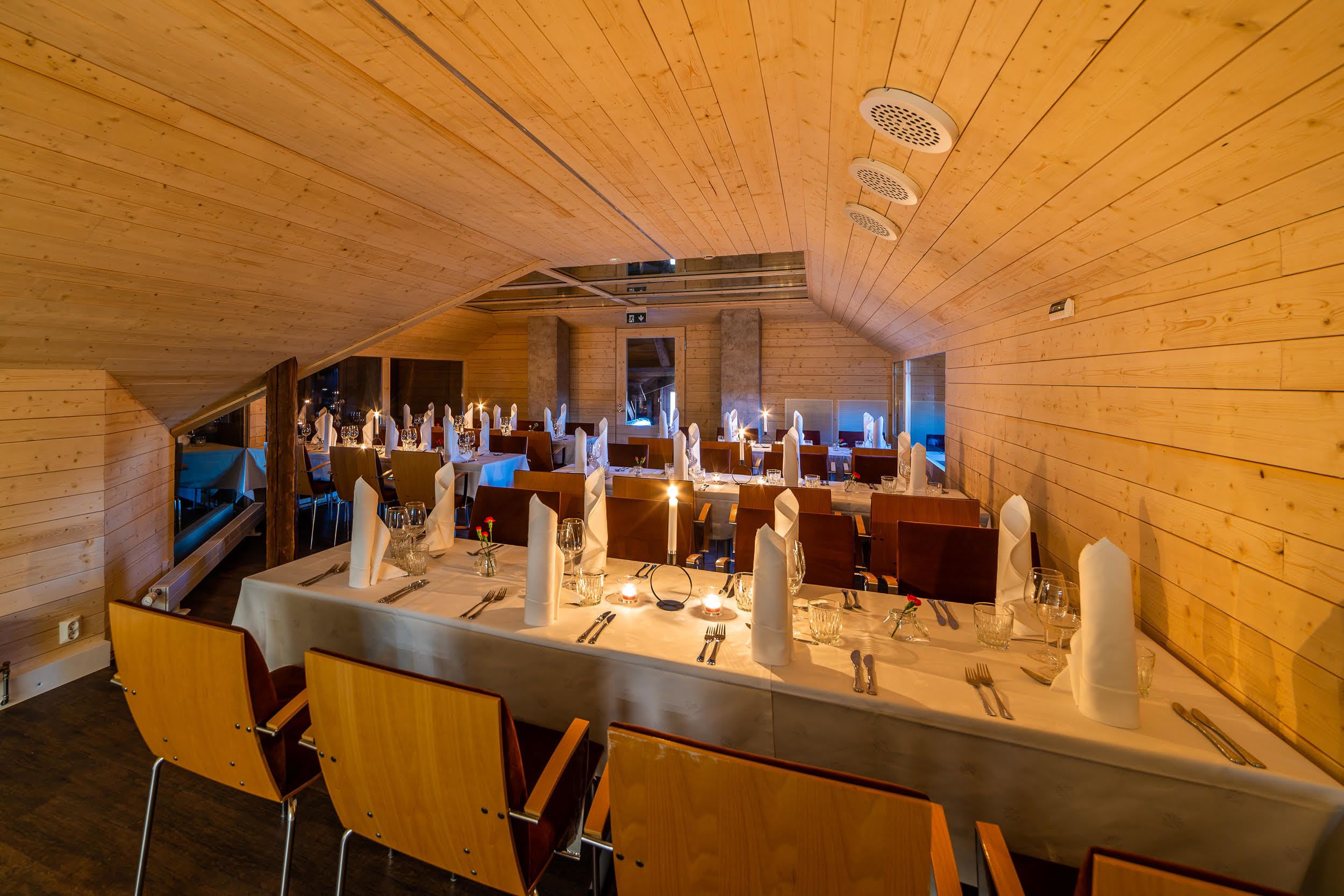 Ze serveren er ontbijt, lunch en diner 