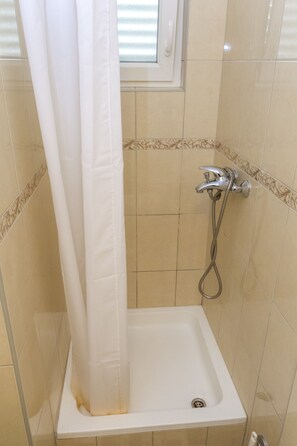 Apartment, 2 Bedrooms, Terrace, Sea View (A2) | Bathroom | Shower, towels, toilet paper - Apartments Ida (Novalja)