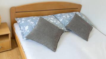 Iron/ironing board, free WiFi, bed sheets
