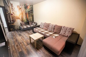 Flat-screen TV - Apartment on Michurinskaya 142 (Tambov)