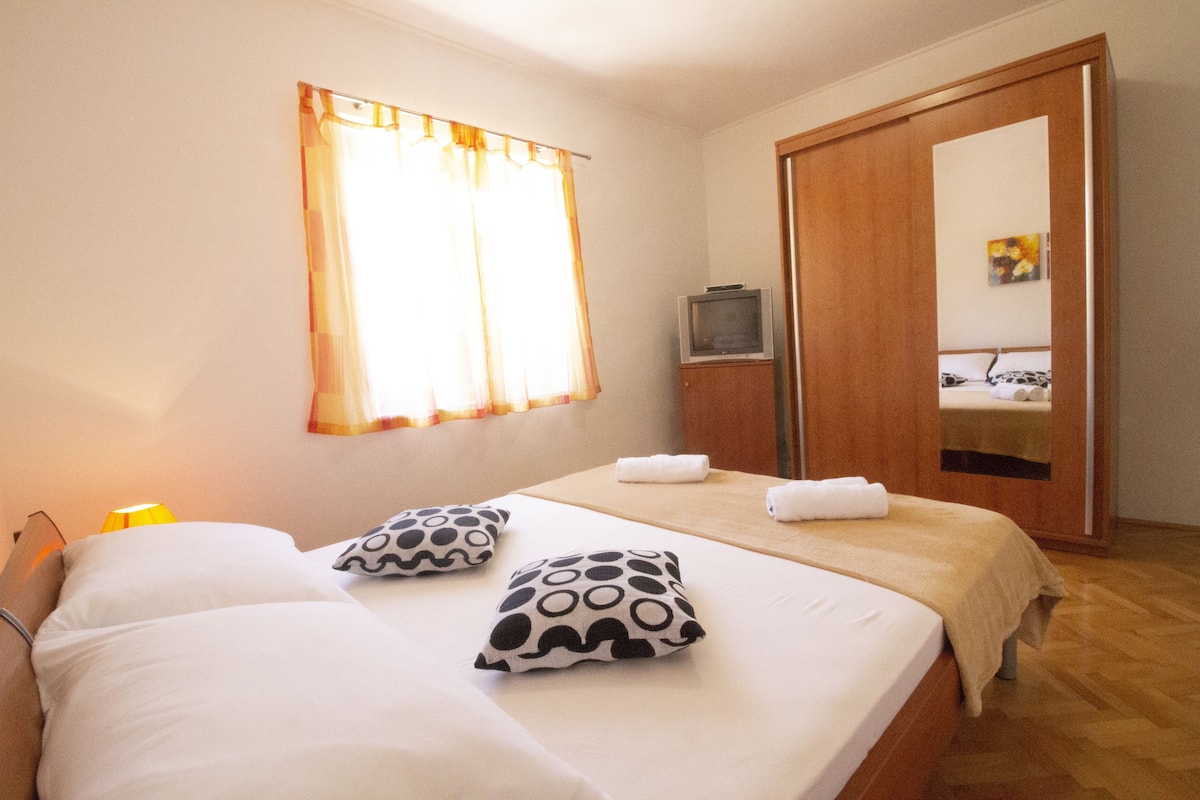 S3 | Ferros/tábuas de passar roupa, Wi-Fi de cortesia, roupa de cama