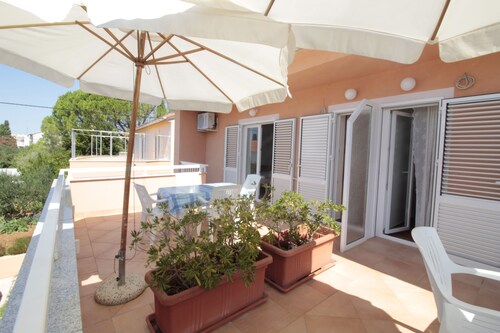 Studios & Rooms Fiesta