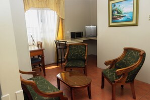 Caja de seguridad en la habitación, wifi gratis y ropa de cama 