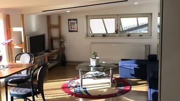 Family Room (5) | Free WiFi, bed sheets