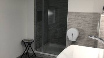 Single Room (4) | Bathroom | Shower, slippers, towels