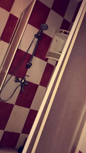 Bathroom shower - Aprt Centre Ville De Rabat CHIC (Rabat)