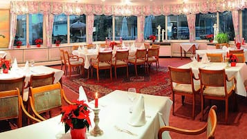 TĂ€gliches inbegriffenes FrĂŒhstĂŒcksbuffet