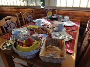 Daily continental breakfast (EUR 15 per person) - Pansion Breza (Plitvicka Jezera)